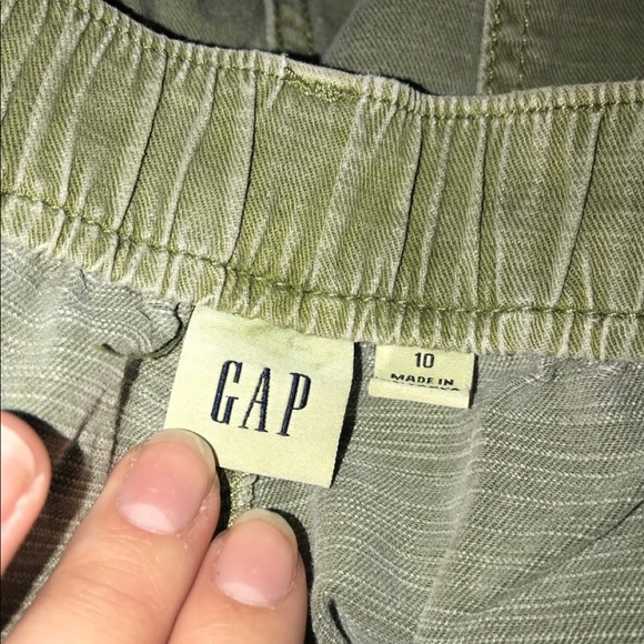 Green Gap pants NWOT - Picture 2 of 3